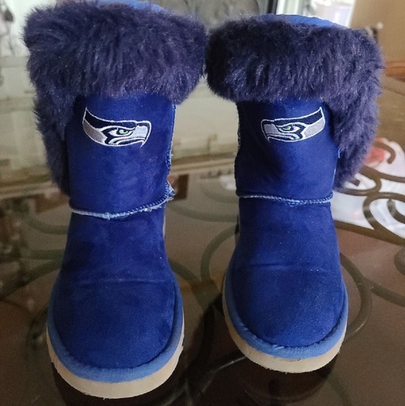 Seattle Seahawks Girls Boots - Picture 2 of 5